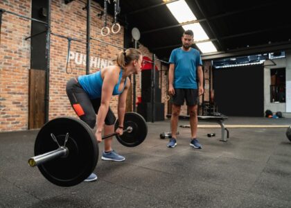 gym injury prevention proper lifting form