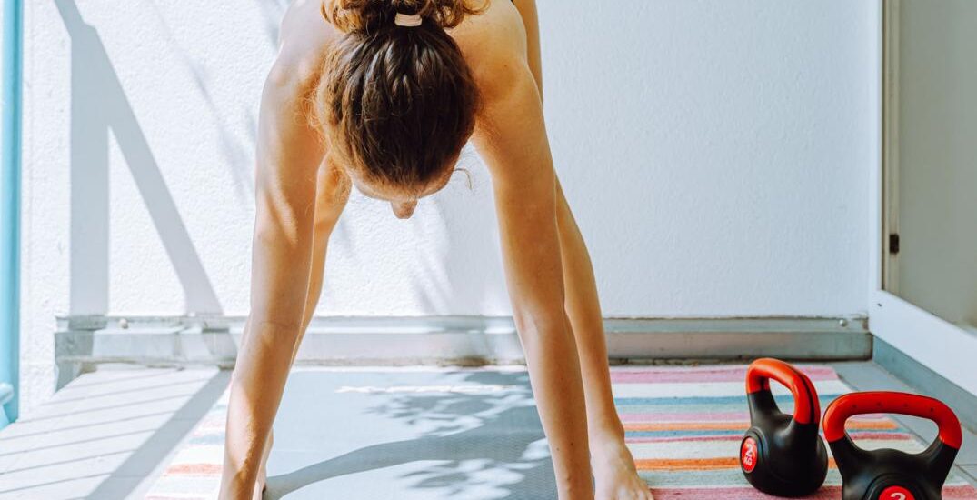 warm up before workout dynamic stretching